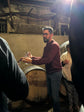 Les mains dans le Vin